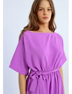 Vestido largo de manga corta con lazada y volantes
