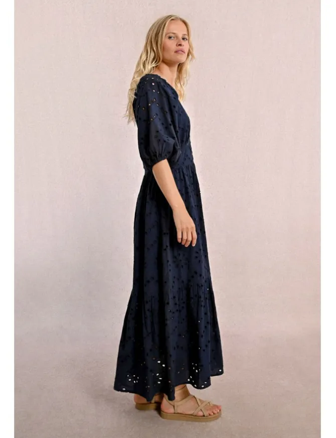 Vestido largo de manga corta en tejido calado