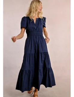 Vestido largo de manga corta con volantes