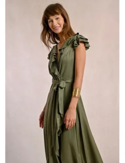 Vestido largo de manga corta y volantes