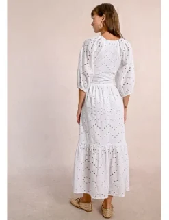 Vestido largo de manga corta en tejido calado