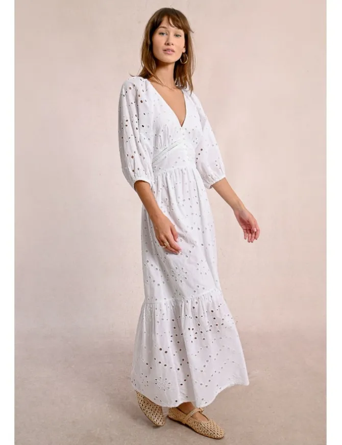 Vestido largo de manga corta en tejido calado