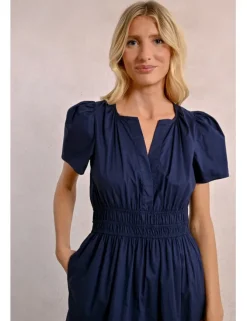 Vestido largo de manga corta con volantes