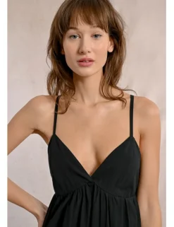 Vestido largo de tirantes con volantes