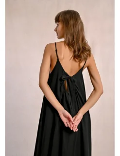 Vestido largo de tirantes y lazada