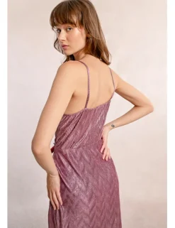 Vestido largo de tirantes en tejido brillante