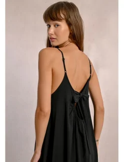 Vestido largo de tirantes y lazada