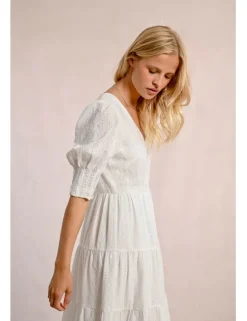 Vestido largo en tejido bordado con volantes