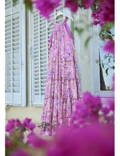 Vestido largo escote halter con estampado y volantes