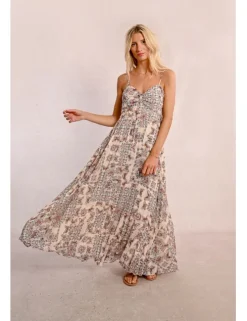 Vestido largo plisado con estampado