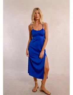 Vestido largo satinado de tirantes