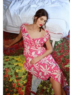 Vestido largo sin manga con estampado floral