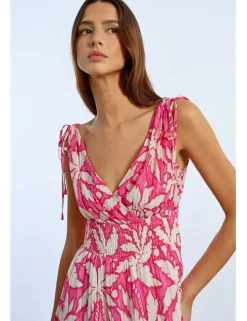 Vestido largo sin manga con estampado floral