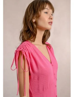Vestido midi con manga corta ajustable