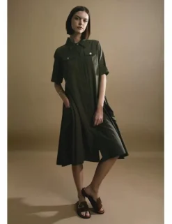 Vestido midi de manga corta con bolsillos