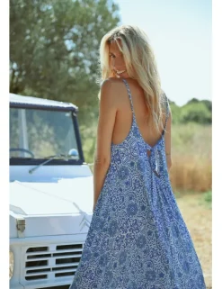 Vestido midi de tirantes con estampado