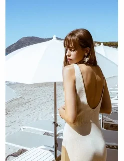 Vestido midi sin manga con espalda descubierta