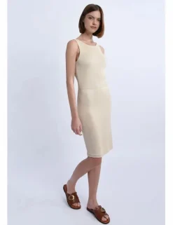 Vestido midi sin manga con espalda descubierta