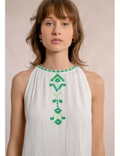 Vestido sin manga con detalles bordados