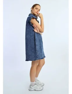 Vestido vaquero de manga corta detalle volantes